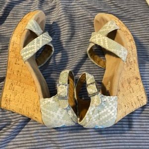 Tom’s wedge heels size 7.5